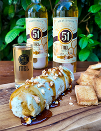 Patê de Gorgonzola com Calda de Cachaça 51 Mel