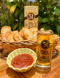 Pastel de Carne com Cachaça 51 Mel e Queijo Brie