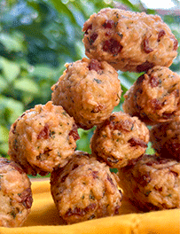 Bolinho de arroz com calabresa