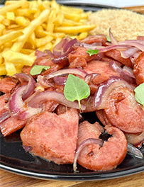 Calabresa flambada com Cachaça 51 Ouro