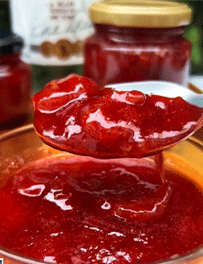 Geleia de morango com Cachaça 51
